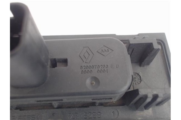 Recambio de maneta exterior porton para renault clio iii 1.5 dci referencia OEM IAM 8200070230  