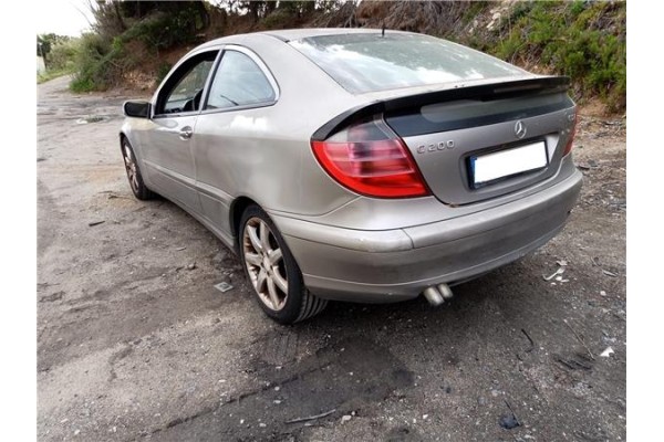 mercedes-benz clase c (bm 203) sportcoupe del año 2004