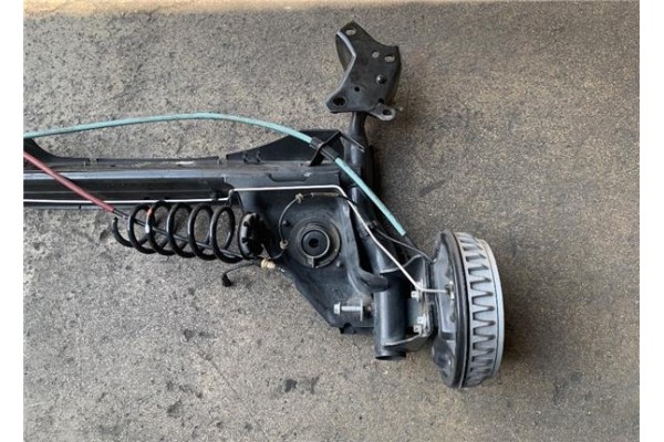 Recambio de puente trasero para renault captur i 0.9 zen referencia OEM IAM 554001035R  