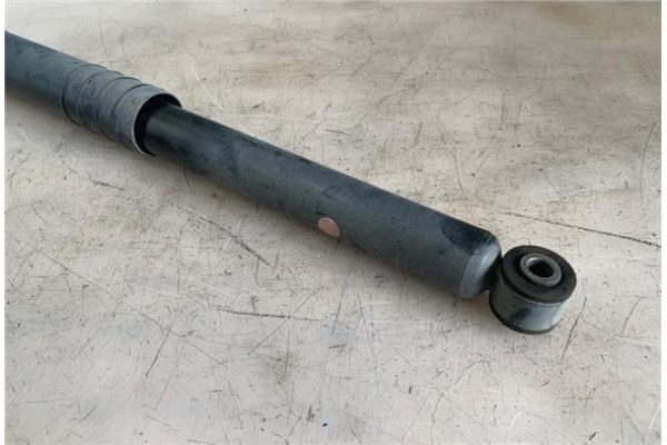 Recambio de amortiguador trasero derecho para renault captur i 0.9 zen referencia OEM IAM 562107338R  