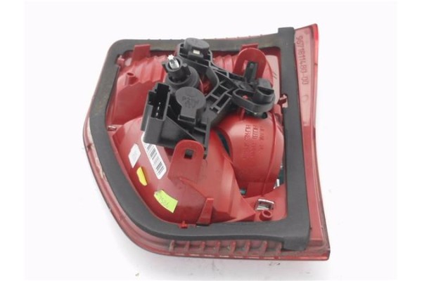 Recambio de piloto porton trasero izquierdo para citroen c5 tourer 2.0 business class referencia OEM IAM 9671811480 6350LW 