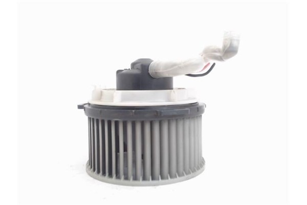 Recambio de motor calefaccion para mazda 3 sedán (bk) 1.6 di turbo referencia OEM IAM 8940000  