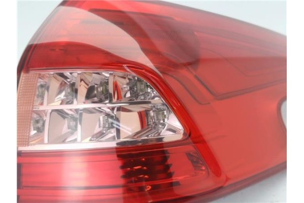 Recambio de piloto trasero derecho para citroen c5 tourer 2.0 business class referencia OEM IAM 6350FA VP8X8X13404AX 