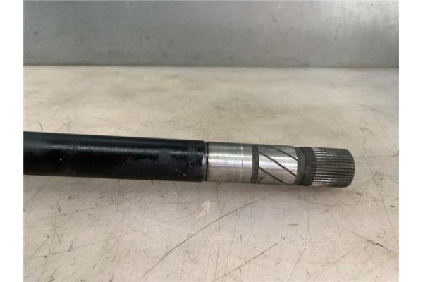 Recambio de palier delantero derecho para renault trafic ii furgón (fl) 2.5 dti referencia OEM IAM 8200169163  