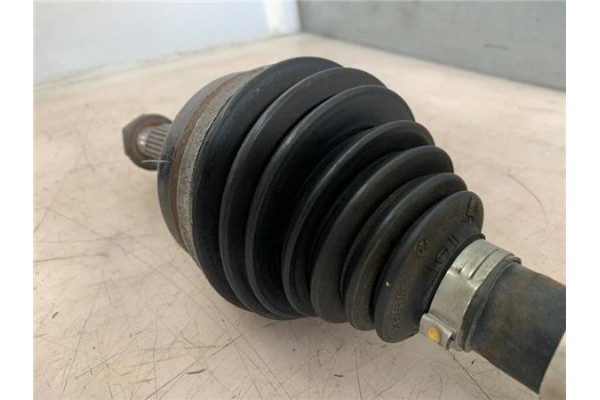 Recambio de palier delantero derecho para renault trafic ii furgón (fl) 2.5 dti referencia OEM IAM 8200169163  