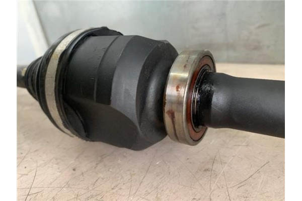 Recambio de palier delantero derecho para renault trafic ii furgón (fl) 2.5 dti referencia OEM IAM 8200169163  