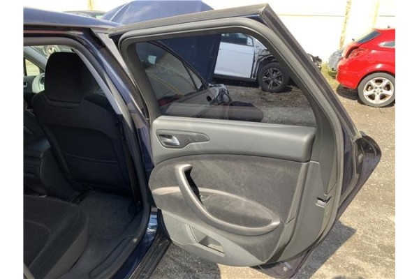 Recambio de puerta trasero derecha para citroen c5 tourer 2.0 business class referencia OEM IAM 9008R9  