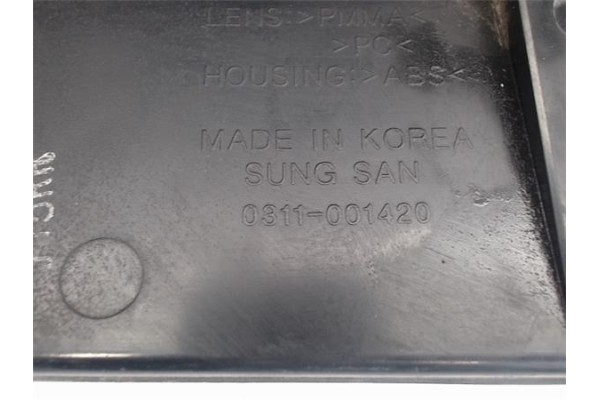 Recambio de piloto trasero derecho para daewoo nubira berlina referencia OEM IAM 0311001420  