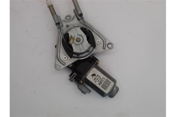 Recambio de elevalunas electrico delantero derecho para peugeot 106 (s2) 1.1 i referencia OEM IAM 400672T3  