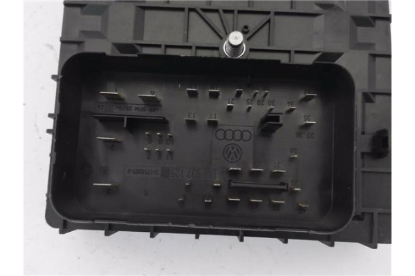 Recambio de caja fusibles/rele para seat altea (5p1) 1.9 emocion referencia OEM IAM 1K0937629A  
