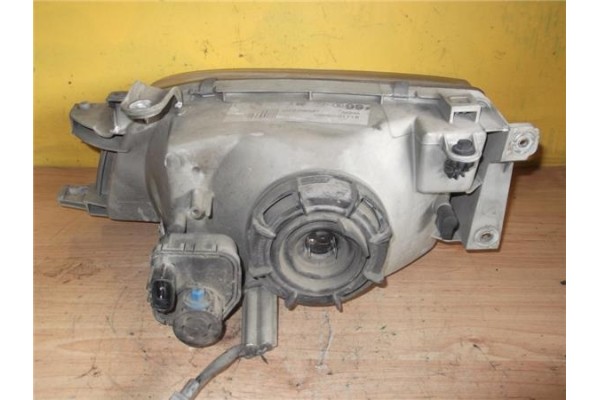 Recambio de faro delantero dcho para toyota carina (t19) 2.0 td (ct190) referencia OEM IAM 8111005060  