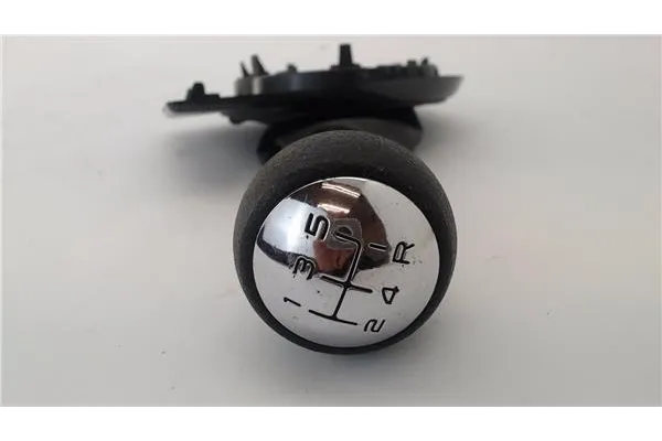Recambio de pomo palanca cambio para citroen c4 coupe 1.6 vtr plus referencia OEM IAM 9652806777  