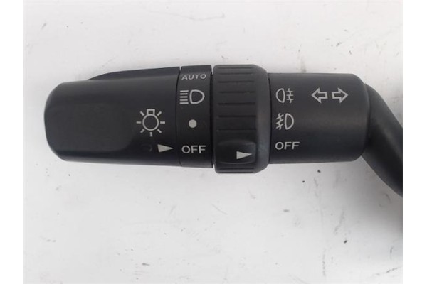 Recambio de mando intermitencia para mazda 3 sedán (bk) 1.6 di turbo referencia OEM IAM 17D682  