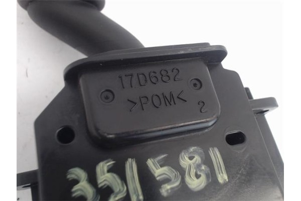 Recambio de mando limpiaparabrisas para mazda 3 sedán (bk) 1.6 di turbo referencia OEM IAM 17D682  