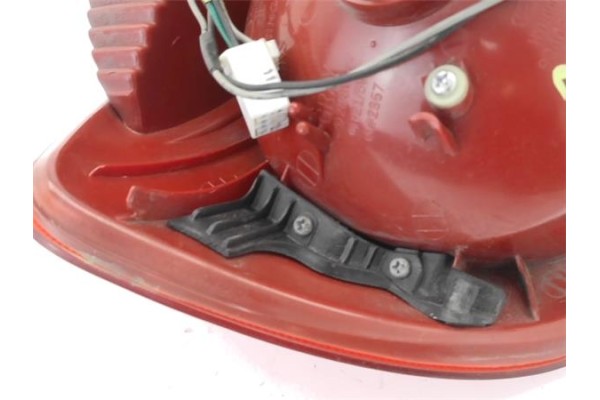 Recambio de piloto trasero derecho para hyundai accent (lc) 1.3 referencia OEM IAM 9240225710 92402257 