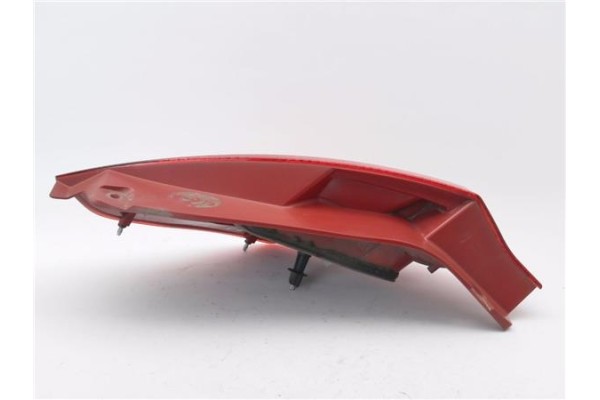Recambio de piloto trasero derecho para ford fiesta vi 1.6 tdci referencia OEM IAM 8A6113404A  