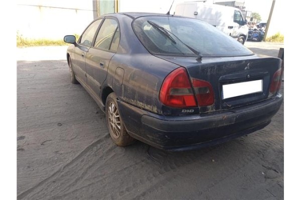 mitsubishi carisma berlina 5 (da0) del año 2003