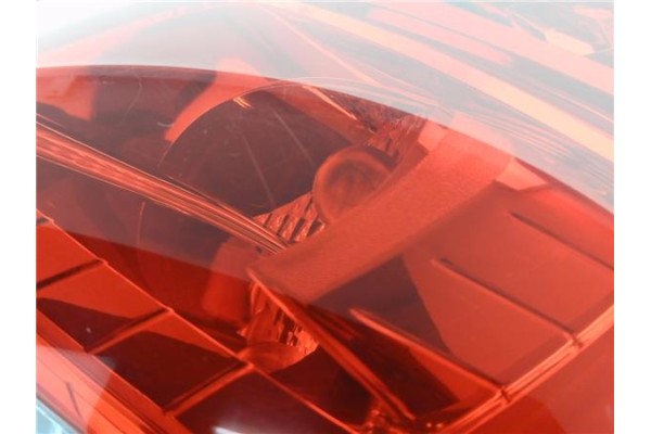 Recambio de piloto trasero derecho para ford fiesta vi 1.6 tdci referencia OEM IAM 8A6113404A  