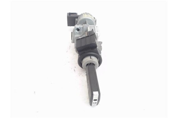 Recambio de llave para mazda 3 sedán (bk) 1.6 di turbo referencia OEM IAM 3M513F880AC  