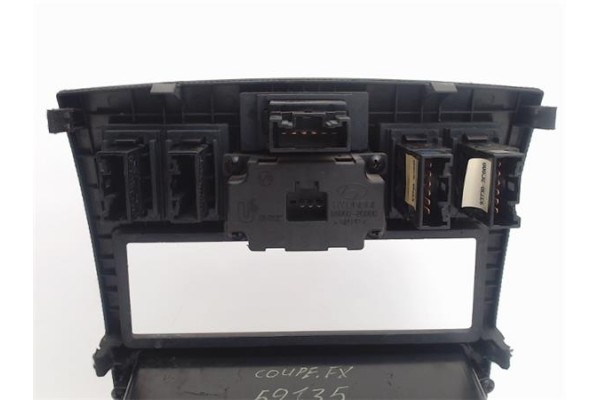 Recambio de embellecedor consola central para hyundai coupe (rd) 1.6 fx referencia OEM IAM 8474322c400  