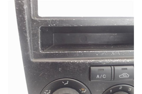 Recambio de embellecedor consola central para hyundai coupe (rd) 1.6 fx referencia OEM IAM 8474322c400  