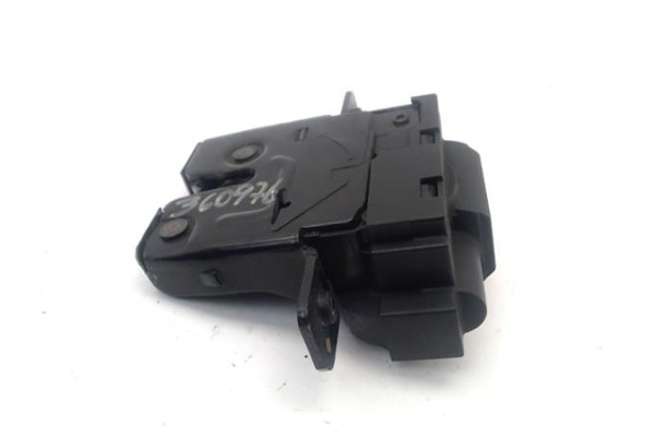 Recambio de cerradura porton para renault twingo (cn0_) 1.5 dci (cn0e) referencia OEM IAM 8200747429  