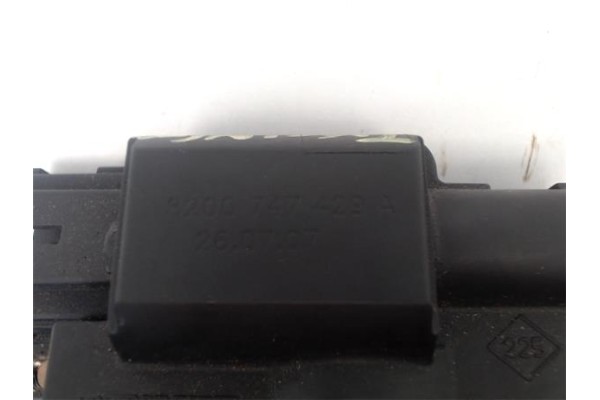 Recambio de cerradura porton para renault twingo (cn0_) 1.5 dci (cn0e) referencia OEM IAM 8200747429  