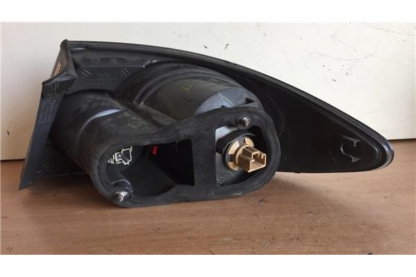 Recambio de piloto trasero izquierdo para mazda 6 berlina (gg) 1.8 active (4-ptas.) referencia OEM IAM 22061971  