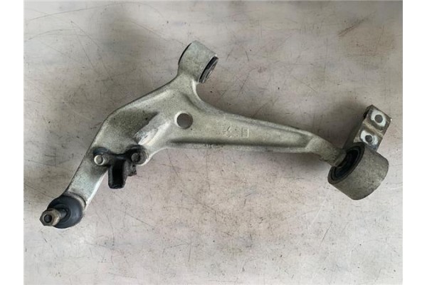 Recambio de brazo inferior delantero derecho para nissan x-trail (t30) 2.2 comfort referencia OEM IAM 545008H310 7201130R 545018