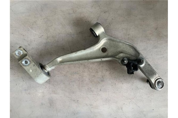 Recambio de brazo inferior delantero derecho para nissan x-trail (t30) 2.2 comfort referencia OEM IAM 545008H310 7201130R 545018