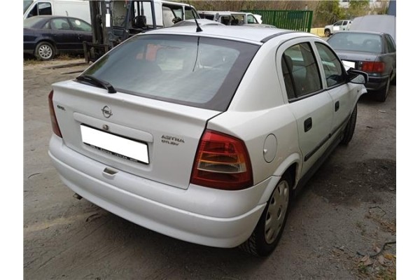opel astra g berlina del año 2001