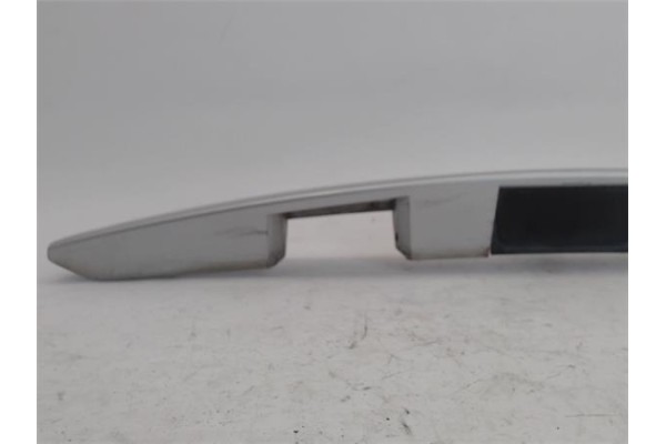 Recambio de moldura porton trasero para citroen c3 1.4 hdi referencia OEM IAM 96388611  