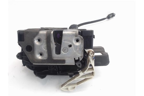 Recambio de cierre electromagnetico delantero izquierdo para ford fiesta vi 1.4 tdci referencia OEM IAM 8A6AA21813AE  