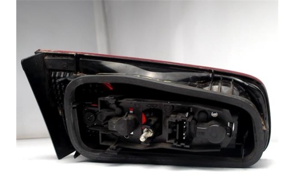 Recambio de piloto porton trasero derecho para renault laguna ii (bg0) 1.9 dci (bg1a, bg1w) referencia OEM IAM 8200002476 B74PH2