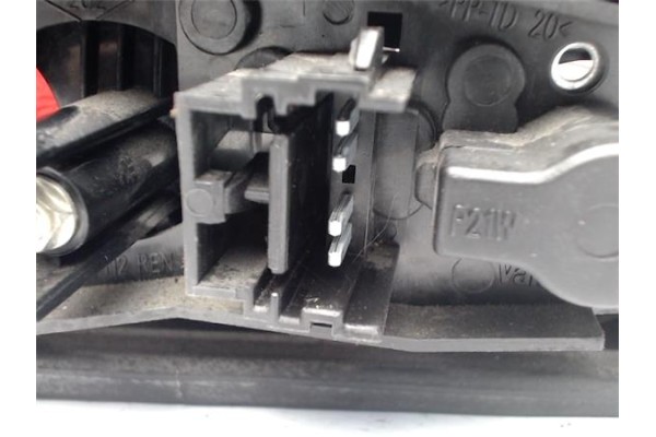 Recambio de piloto porton trasero derecho para renault laguna ii (bg0) 1.9 dci (bg1a, bg1w) referencia OEM IAM 8200002476 B74PH2
