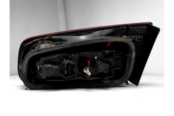 Recambio de piloto porton trasero izquierdo para renault laguna ii (bg0) 1.9 dci (bg1a, bg1w) referencia OEM IAM 8200262110 B74P