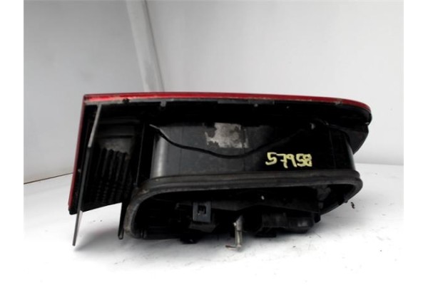 Recambio de piloto porton trasero izquierdo para renault laguna ii (bg0) 1.9 dci (bg1a, bg1w) referencia OEM IAM 8200262110 B74P