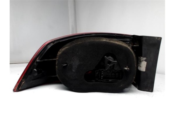 Recambio de piloto trasero derecho para renault laguna ii (bg0) 1.9 dci (bg1a, bg1w) referencia OEM IAM 8200262668 B74PH2 