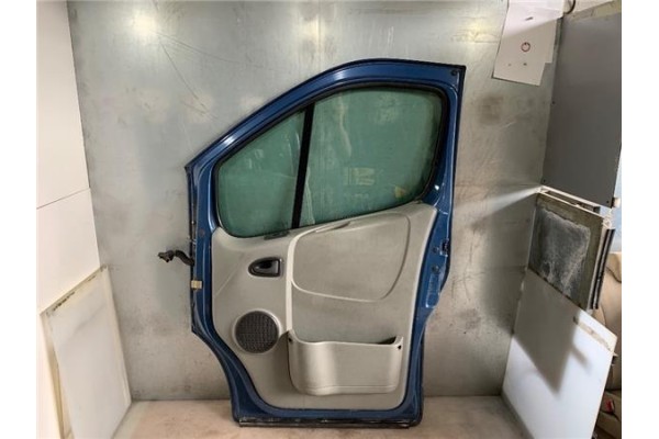 Recambio de puerta delantero derecha para renault trafic ii furgón (fl) 2.5 dti referencia OEM IAM 7751478601  