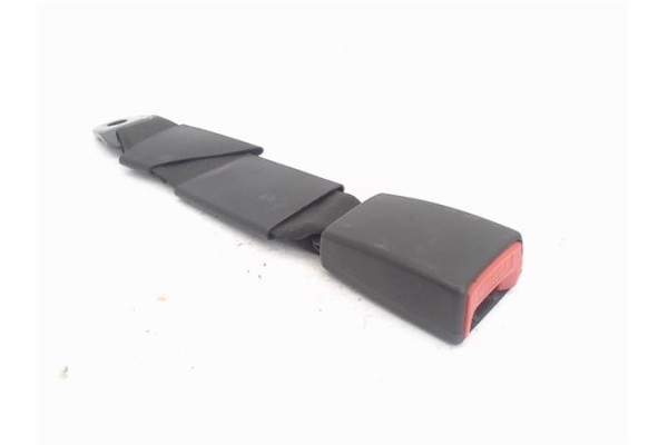 Recambio de anclaje cinturon trasero derecho para citroen c3 1.4 hdi referencia OEM IAM 33015511  