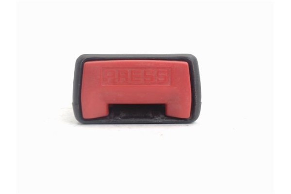 Recambio de anclaje cinturon trasero derecho para citroen c3 1.4 hdi referencia OEM IAM 33015511  