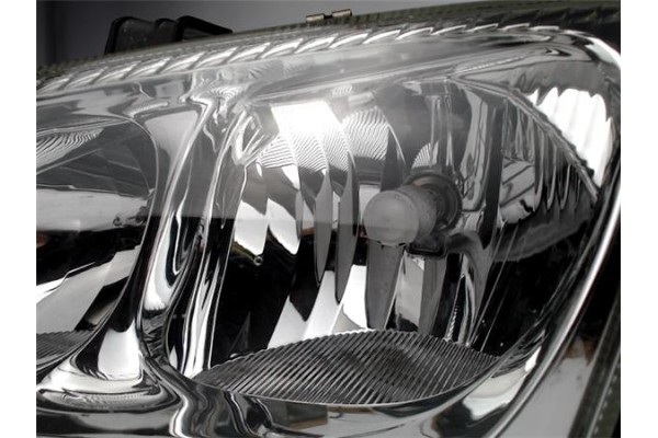 Recambio de faro delantero izquierdo para nissan almera (n16/e) 1.5 referencia OEM IAM 89003331  