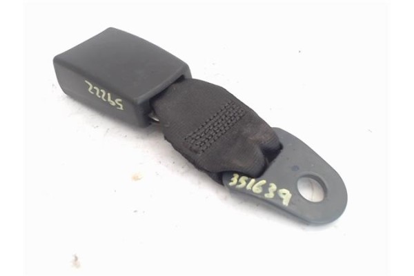 Recambio de anclaje cinturon trasero central para citroen c3 1.4 hdi referencia OEM IAM 33015510 9640832177 