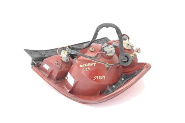 Recambio de piloto trasero izquierdo para hyundai accent (lc) 1.3 referencia OEM IAM 9240125710  