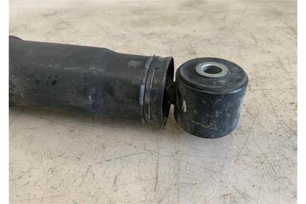Recambio de amortiguador trasero derecho para renault trafic ii furgón (fl) 2.5 dci 145 (fl0j) referencia OEM IAM 8200726567  
