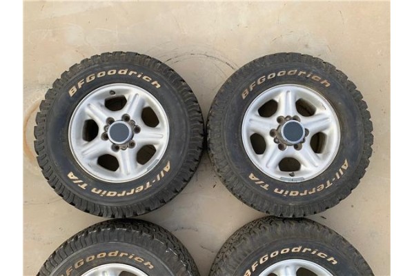 Recambio de juego llantas para mitsubishi montero (v60/v70) referencia OEM IAM MR347070  