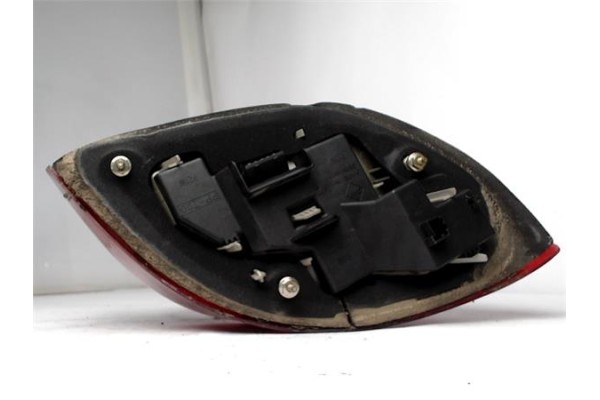 Recambio de piloto trasero derecho para ford ka (ccq) 1.3 i referencia OEM IAM 1105789 2202382 97KG13A603 , FORD | 1120331 , FOR