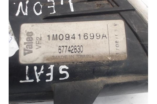 Recambio de faro antiniebla izquierdo para seat leon (1m1) referencia OEM IAM 1M0841699A 67742830 