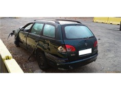 toyota avensis berlina (t22) del año 1999