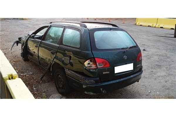 toyota avensis berlina (t22) del año 1999